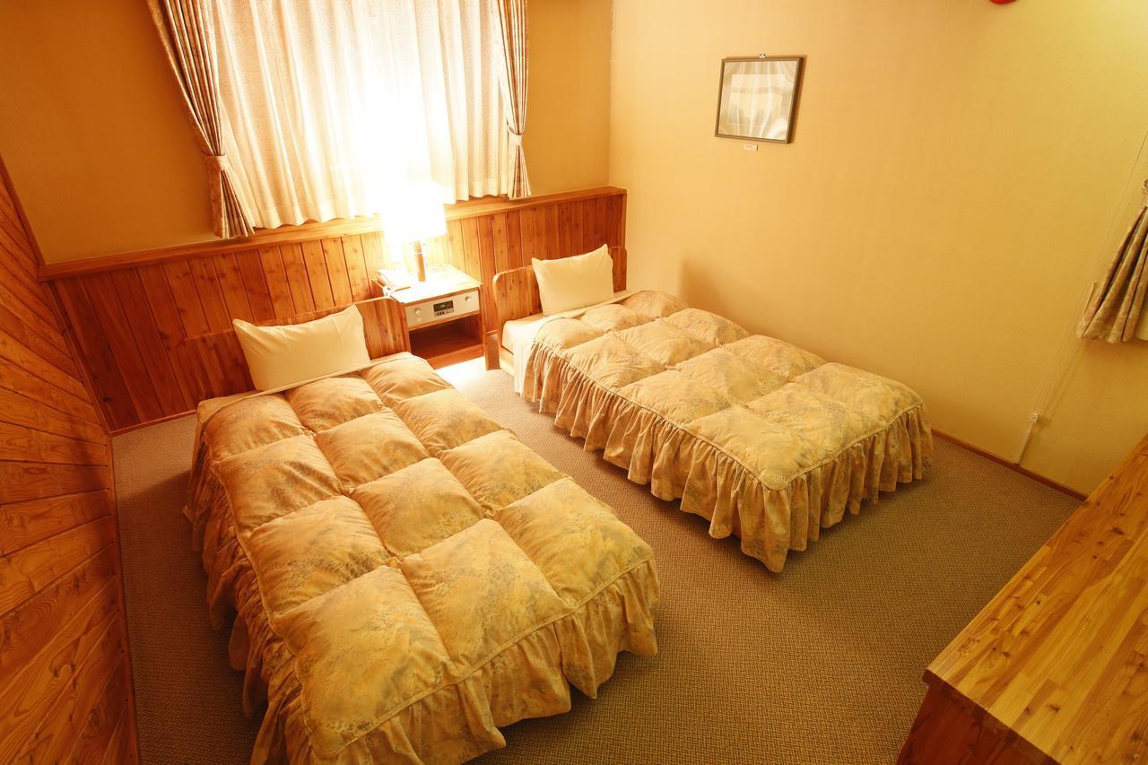 Minamifurano Log Hotel Larch Lake Kanayama חדר תמונה