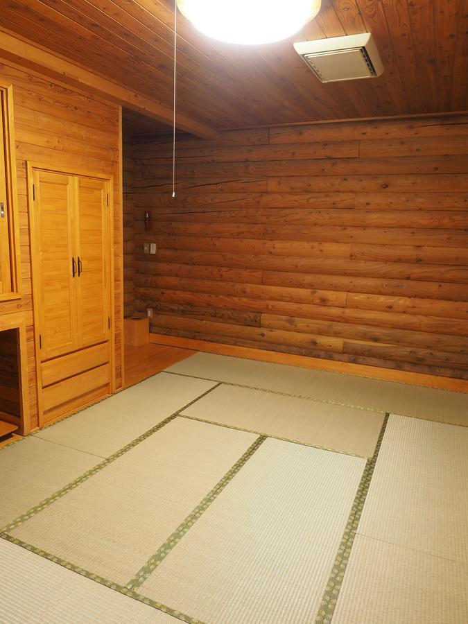 Minamifurano Log Hotel Larch Lake Kanayama חדר תמונה