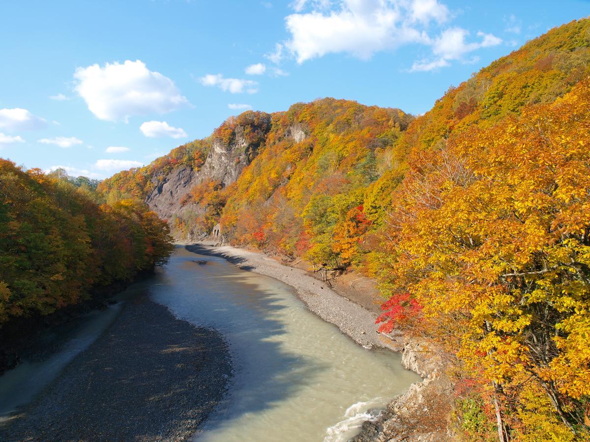 Minamifurano Log Hotel Larch Lake Kanayama מראה חיצוני תמונה