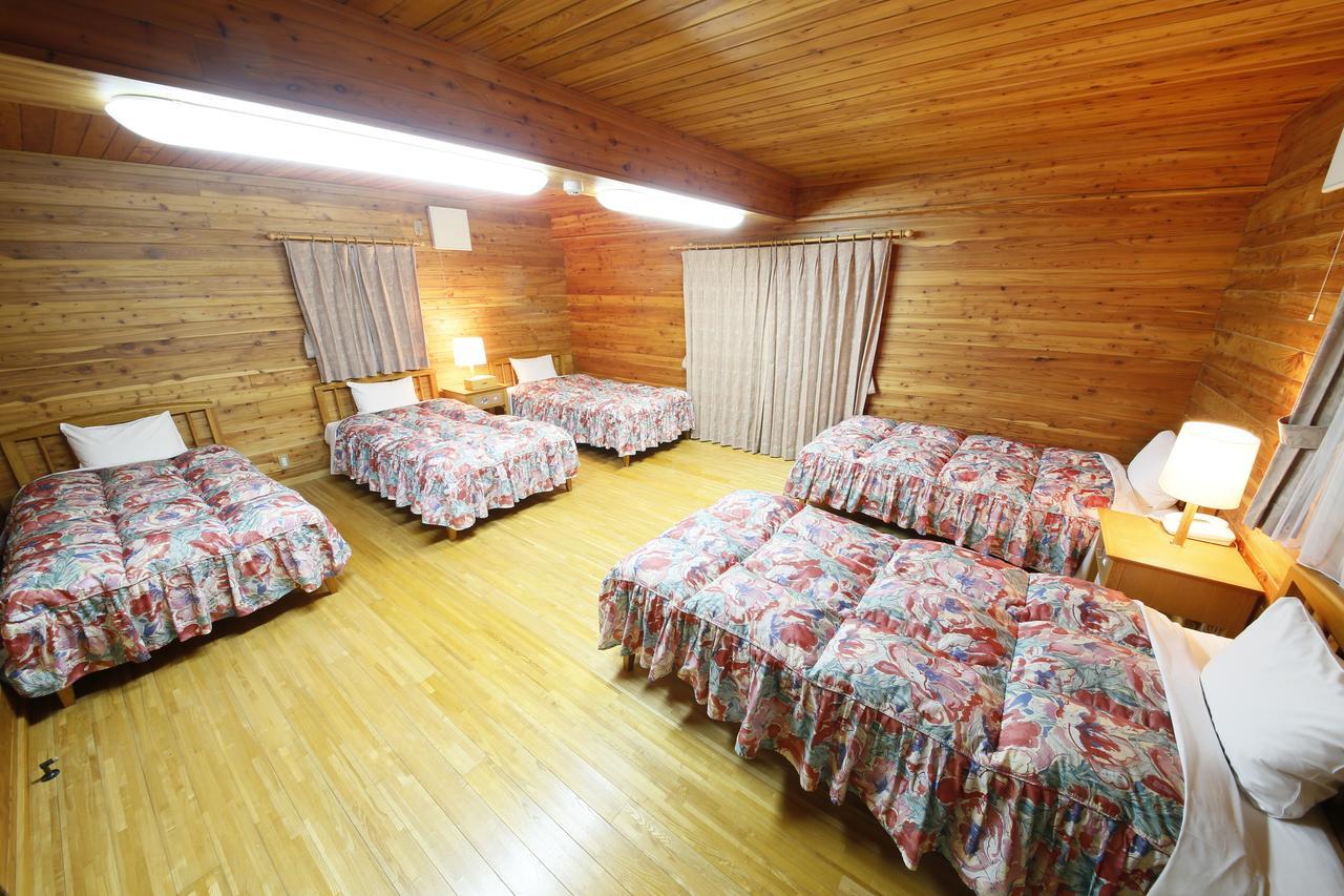 Minamifurano Log Hotel Larch Lake Kanayama חדר תמונה