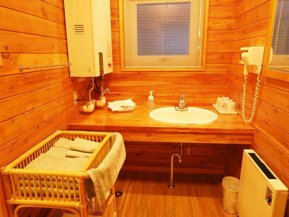 Minamifurano Log Hotel Larch Lake Kanayama חדר תמונה