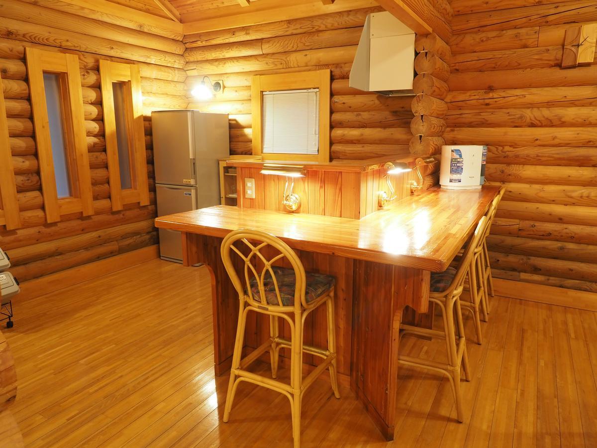 Minamifurano Log Hotel Larch Lake Kanayama חדר תמונה
