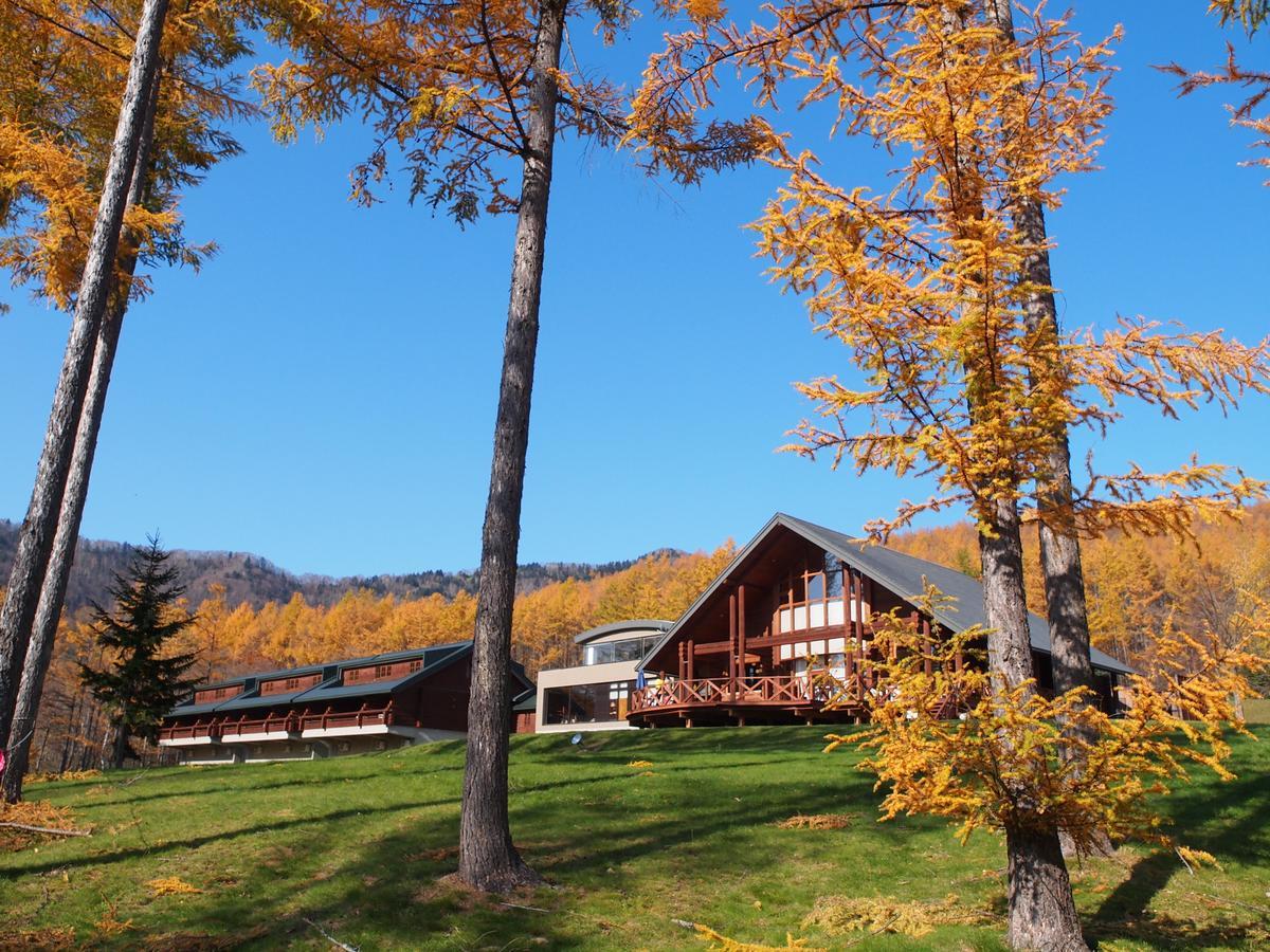 Minamifurano Log Hotel Larch Lake Kanayama מראה חיצוני תמונה