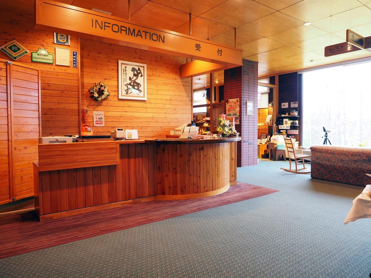 Minamifurano Log Hotel Larch Lake Kanayama מראה חיצוני תמונה